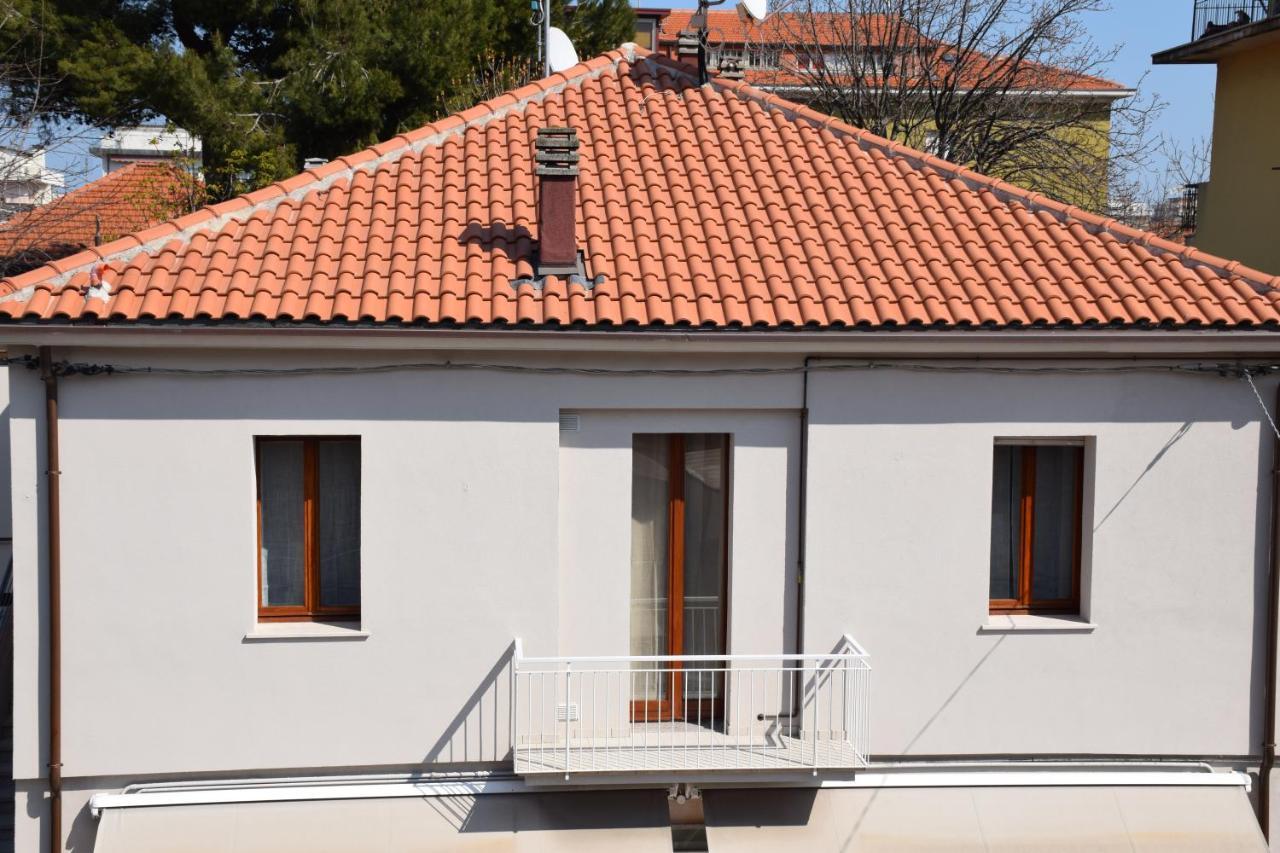 Good House- Ampio Appartamento Vicino Al Mare Rimini Exterior photo